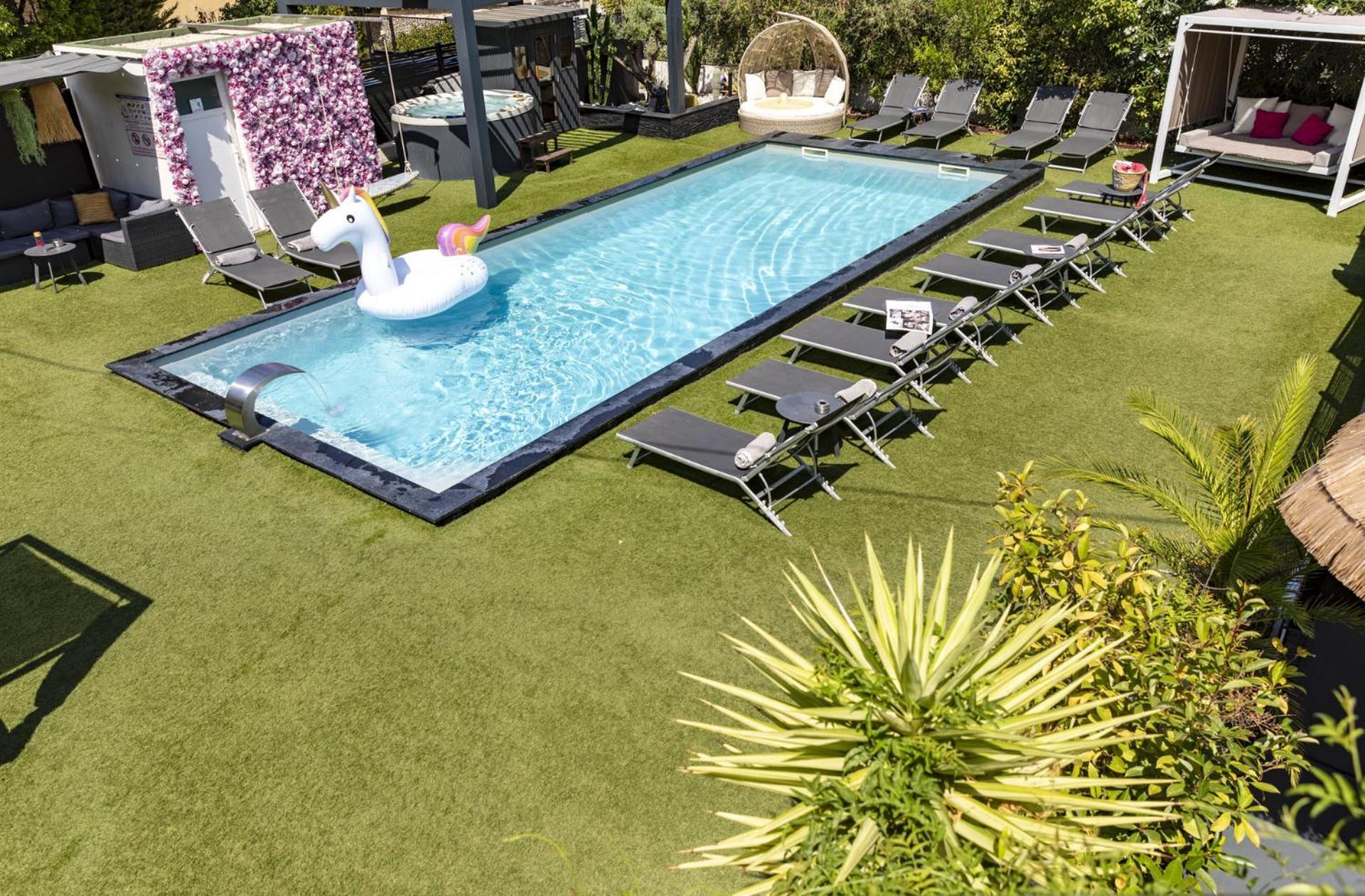 Hotel Eden Cassis - Centre-Ville- Piscine Chauffee, Jacuzzi Et Sauna - Parking Prive Bagian luar foto