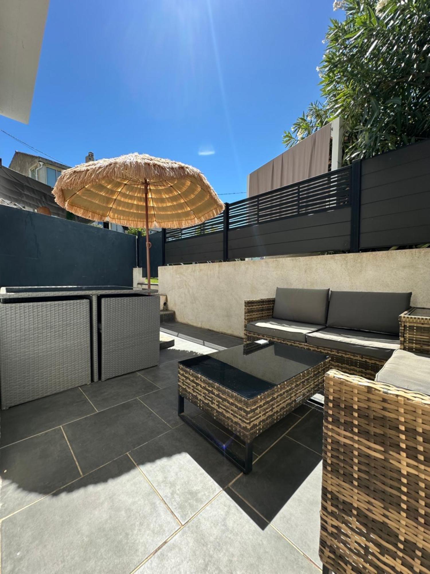 Hotel Eden Cassis - Centre-Ville- Piscine Chauffee, Jacuzzi Et Sauna - Parking Prive Bagian luar foto