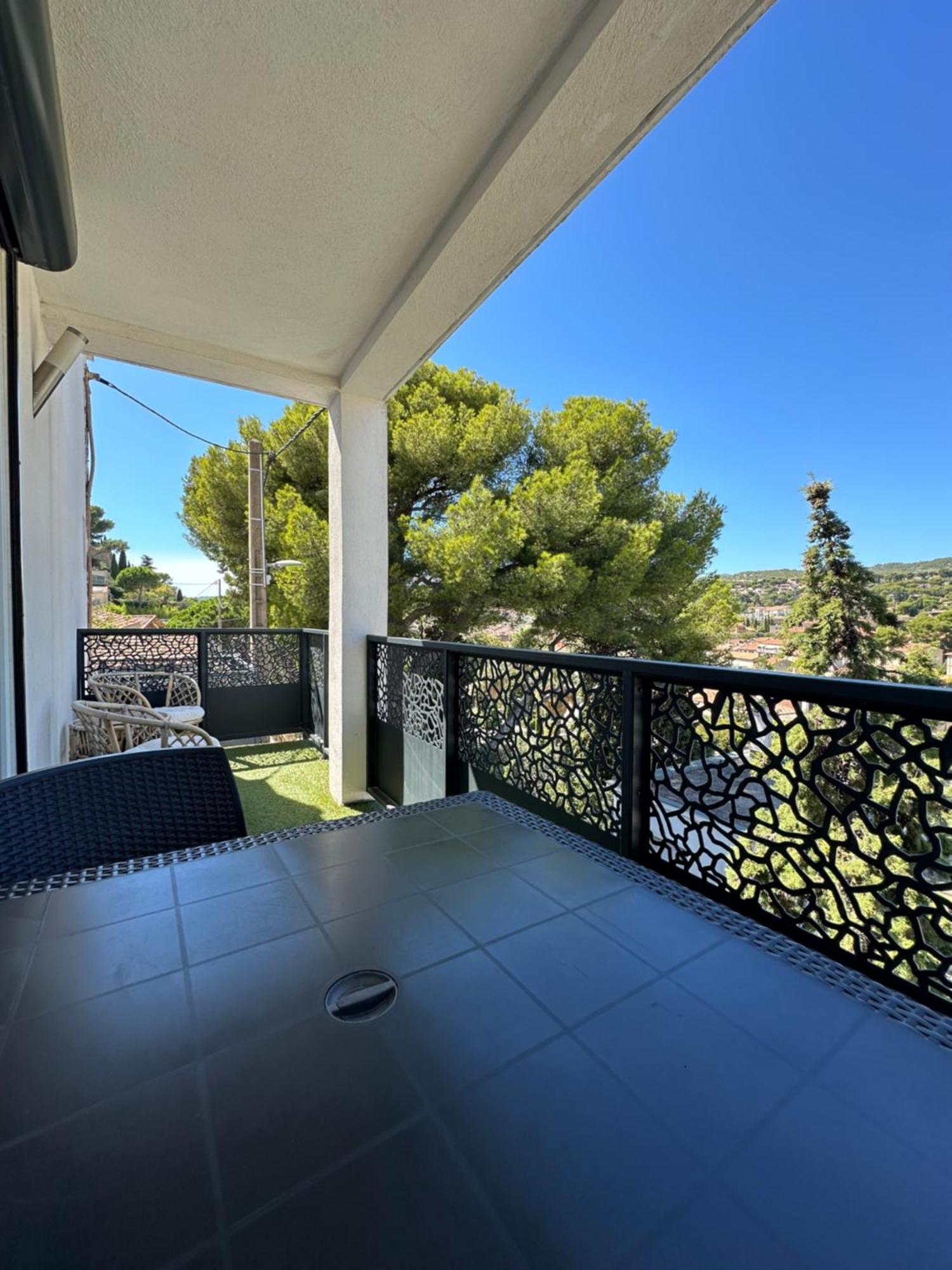 Hotel Eden Cassis - Centre-Ville- Piscine Chauffee, Jacuzzi Et Sauna - Parking Prive Bagian luar foto